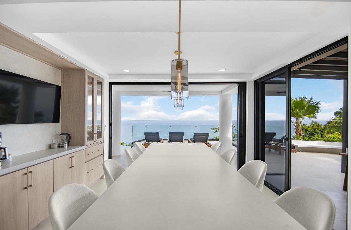 Punta Leona long dining table facing the ocean